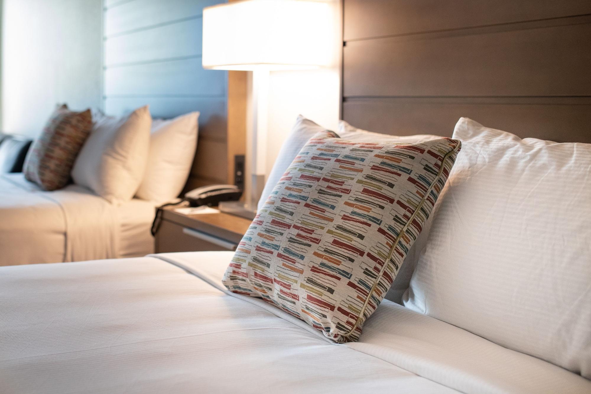 Revel Hotel, Tapestry Collection By Hilton Urbandale Екстериор снимка