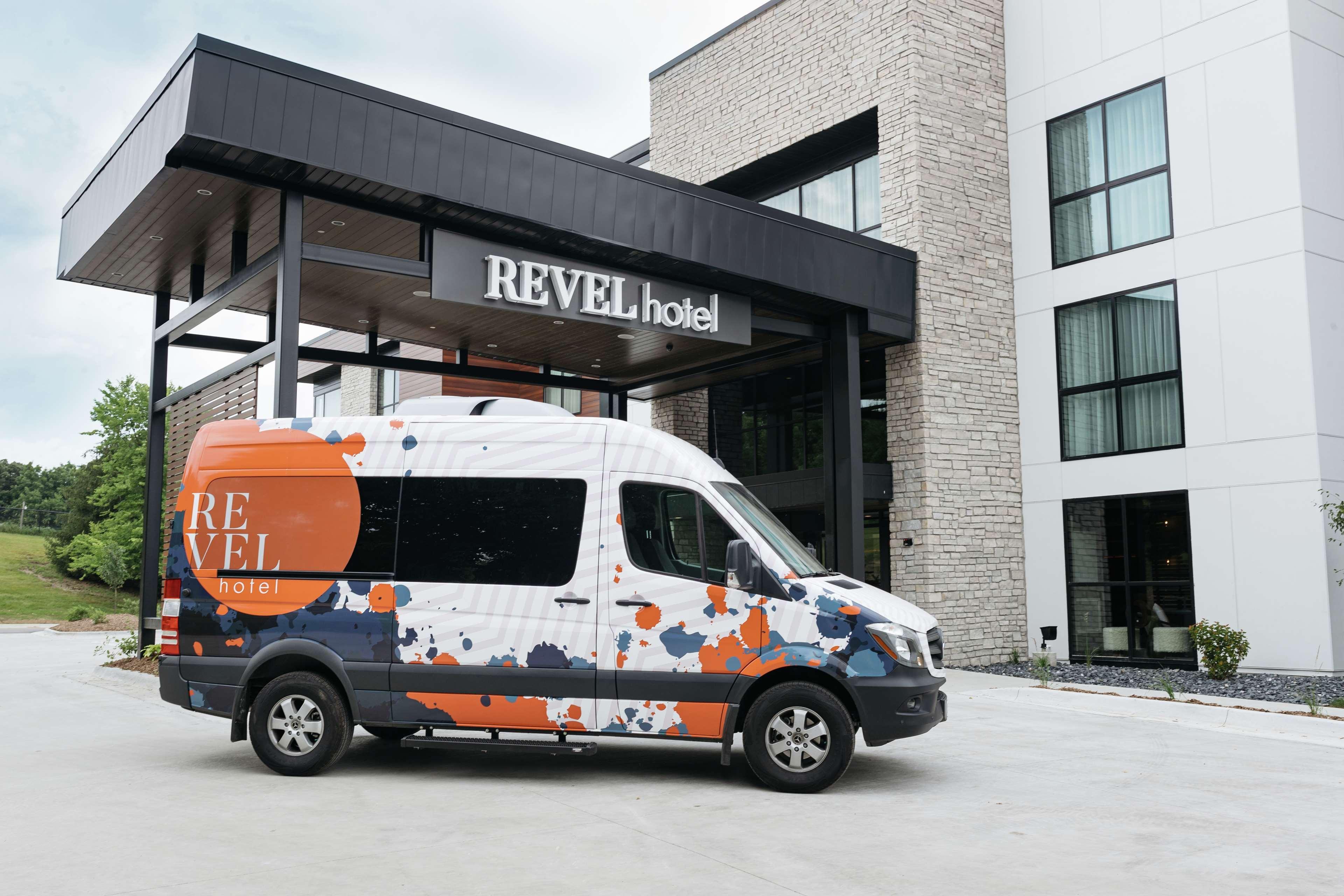 Revel Hotel, Tapestry Collection By Hilton Urbandale Екстериор снимка