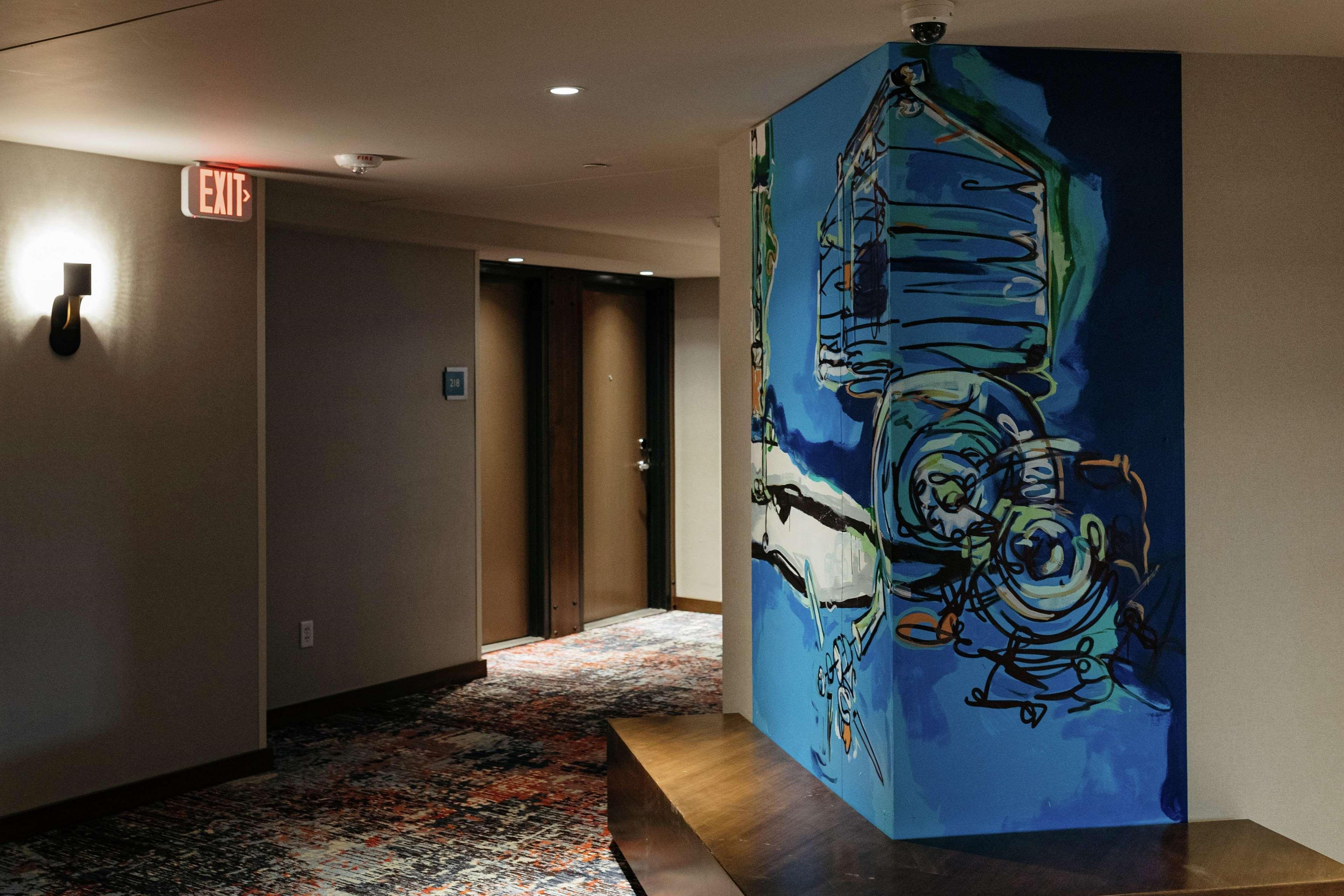 Revel Hotel, Tapestry Collection By Hilton Urbandale Екстериор снимка